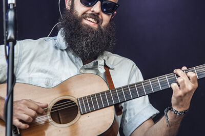 William Fitzsimmons @ M-idzomer Leuven dag 3, foto 4, foto's door Bart Scholliers - FrontView Magazine