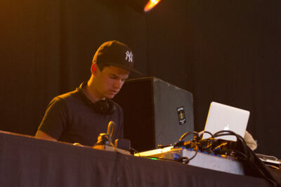 Bouncy dancehall @ Reggae Geel, picture 8, photographed by Stef Dierckx - FrontView Magazine
