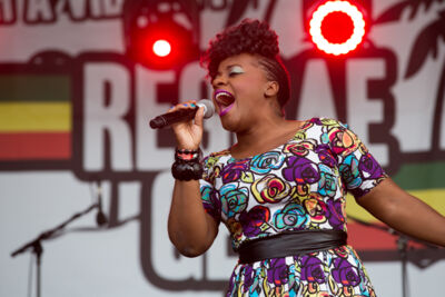 Etana @ Reggae Geel, picture 1, photographed by Stef Dierckx - FrontView Magazine