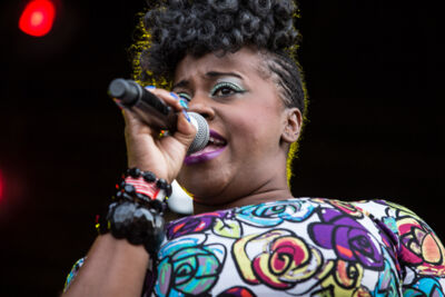 Etana @ Reggae Geel, picture 6, photographed by Stef Dierckx - FrontView Magazine