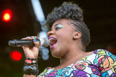 Etana @ Reggae Geel, picture 8, photographed by Stef Dierckx - FrontView Magazine