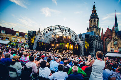 Tura 75 @ Grote Markt Veurne, foto 17, foto's door Elke Briers - FrontView Magazine