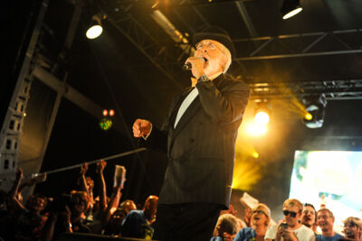 Vader Abraham @ Antwerpen Zingt 2015, picture 9, photographed by James Van Roosbroeck - FrontView Magazine