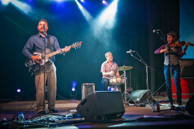 Gordie MacKeeman and His Rythm Boys @ dranouter 2015, picture 2, photographed by Devid Camerlynck - FrontView Magazine