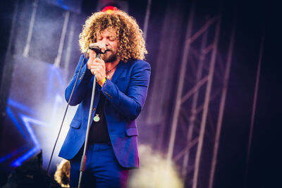 DI-RECT @ Dutch Valley Festival 2015, picture 11, photographed by Elke Briers - FrontView Magazine