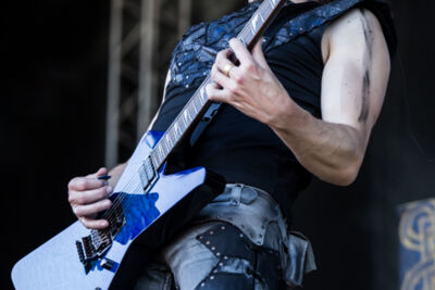 Ensiferum @ Into The Grave 2015, foto 21, foto's door Dorien Goetschalckx - FrontView Magazine