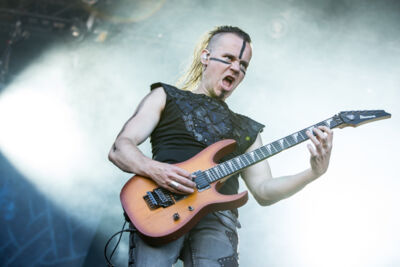 Ensiferum @ Into The Grave 2015, foto 28, foto's door Dorien Goetschalckx - FrontView Magazine