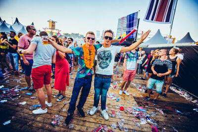 Sfeer en meer @ Dutch Valley Festival 2015, picture 31, photographed by Elke Briers - FrontView Magazine