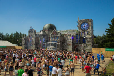 The Qontinent 2015 - Deel I @ Puyenbroeck Wachtebeke, picture 124, photographed by Tom Van Tongerloo - FrontView Magazine