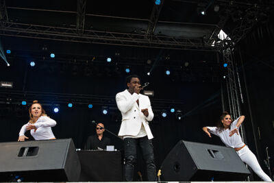 Dr Alban @ Nostalgie Beach Festival, picture 2, photographed by James Van Roosbroeck - FrontView Magazine