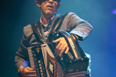 Flogging Molly @ dranouter 2015, picture 14, photographed by Devid Camerlynck - FrontView Magazine