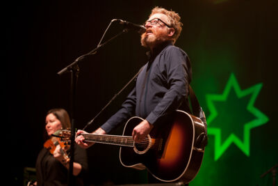 Flogging Molly @ dranouter 2015, picture 21, photographed by Devid Camerlynck - FrontView Magazine