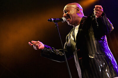 Hot Chocolate @ Nostalgie Beach Festival, picture 4, photographed by James Van Roosbroeck - FrontView Magazine