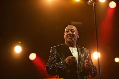 Hot Chocolate @ Nostalgie Beach Festival, picture 10, photographed by James Van Roosbroeck - FrontView Magazine
