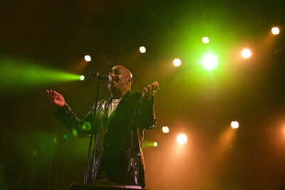 Hot Chocolate @ Nostalgie Beach Festival, picture 20, photographed by James Van Roosbroeck - FrontView Magazine