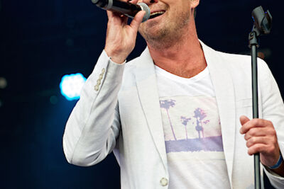 Jason Donovan @ Nostalgie Beach Festival, picture 4, photographed by James Van Roosbroeck - FrontView Magazine