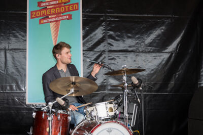 Maarten Cox & Sfeer @ Limburg Zingt 2015 te Houthalen-Helchteren, picture 3, photographed by Guy Danneels - FrontView Magazine