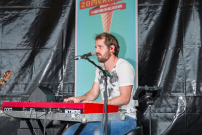 Maarten Cox & Sfeer @ Limburg Zingt 2015 te Houthalen-Helchteren, picture 4, photographed by Guy Danneels - FrontView Magazine