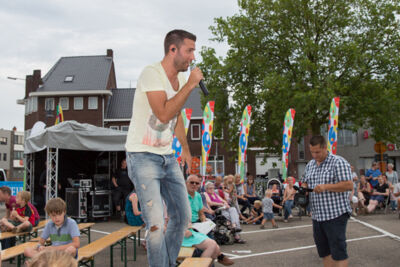 Maarten Cox & Sfeer @ Limburg Zingt 2015 te Houthalen-Helchteren, picture 35, photographed by Guy Danneels - FrontView Magazine