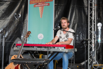 Maarten Cox & Sfeer @ Limburg Zingt 2015 te Houthalen-Helchteren, picture 40, photographed by Guy Danneels - FrontView Magazine