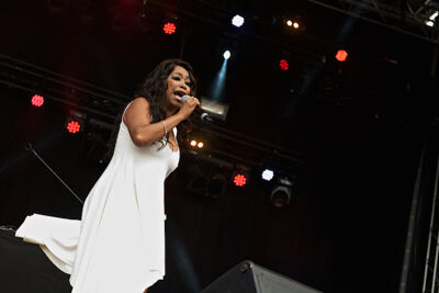 Snap @ Nostalgie Beach Festival, picture 2, photographed by James Van Roosbroeck - FrontView Magazine