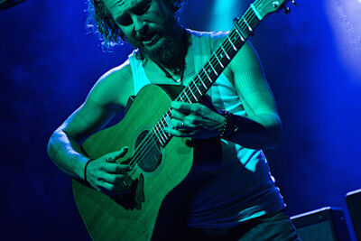 John Butler Trio @ OLT Rivierenhof, picture 16, photographed by James Van Roosbroeck - FrontView Magazine