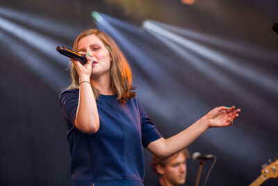 Billie Leyers @ Marktrock Leuven 2015, picture 2, photographed by Kurt Jacobs - FrontView Magazine