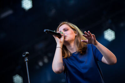 Billie Leyers @ Marktrock Leuven 2015, picture 4, photographed by Kurt Jacobs - FrontView Magazine