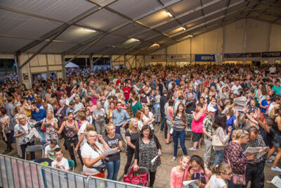 Podium & Sfeer @ Vlaanderen Zingt 2015 in Schoten, picture 39, photographed by Guy Danneels - FrontView Magazine