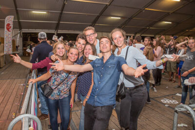 Podium & Sfeer @ Vlaanderen Zingt 2015 in Schoten, picture 103, photographed by Guy Danneels - FrontView Magazine