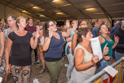 Podium & Sfeer @ Vlaanderen Zingt 2015 in Schoten, picture 114, photographed by Guy Danneels - FrontView Magazine