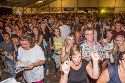 Podium & Sfeer @ Vlaanderen Zingt 2015 in Schoten, picture 116, photographed by Guy Danneels - FrontView Magazine