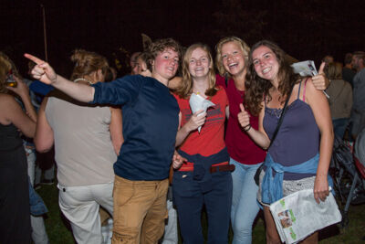 Publieksfoto's & Sfeer Reeks B @ Vlaanderen Zingt 2015 in Schoten, picture 22, photographed by Guy Danneels - FrontView Magazine