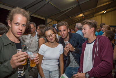 Publieksfoto's & Sfeer Reeks B @ Vlaanderen Zingt 2015 in Schoten, picture 76, photographed by Guy Danneels - FrontView Magazine