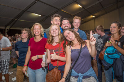 Publieksfoto's & Sfeer Reeks B @ Vlaanderen Zingt 2015 in Schoten, picture 82, photographed by Guy Danneels - FrontView Magazine
