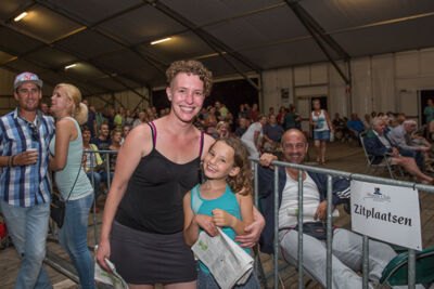 Publieksfoto's & Sfeer Reeks B @ Vlaanderen Zingt 2015 in Schoten, picture 90, photographed by Guy Danneels - FrontView Magazine