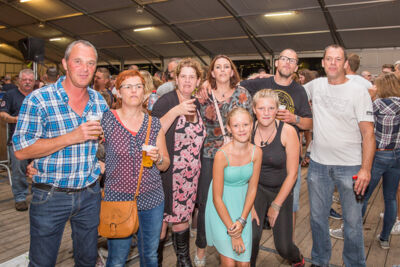Publieksfoto's & Sfeer Reeks B @ Vlaanderen Zingt 2015 in Schoten, picture 120, photographed by Guy Danneels - FrontView Magazine