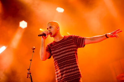 Milow @ Marktrock Leuven 2015, picture 13, photographed by Kurt Jacobs - FrontView Magazine