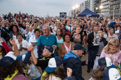 Podium & Sfeer @ Vlaanderen Zingt 2015 in Nieuwpoort, picture 59, photographed by Guy Danneels - FrontView Magazine