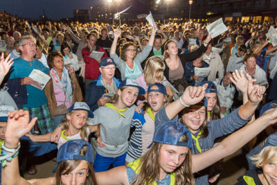Podium & Sfeer @ Vlaanderen Zingt 2015 in Nieuwpoort, picture 88, photographed by Guy Danneels - FrontView Magazine