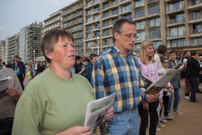 Publieksfoto's & Sfeer @ Vlaanderen Zingt 2015 in Nieuwpoort, picture 59, photographed by Guy Danneels - FrontView Magazine