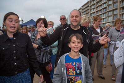 Publieksfoto's & Sfeer @ Vlaanderen Zingt 2015 in Nieuwpoort, picture 100, photographed by Guy Danneels - FrontView Magazine