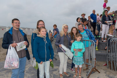 Publieksfoto's & Sfeer @ Vlaanderen Zingt 2015 in Nieuwpoort, picture 152, photographed by Guy Danneels - FrontView Magazine