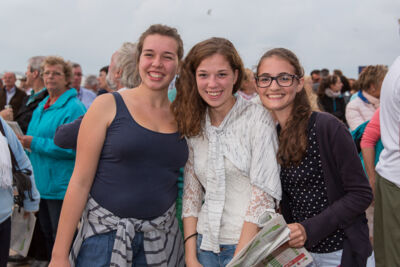 Publieksfoto's & Sfeer @ Vlaanderen Zingt 2015 in Nieuwpoort, picture 155, photographed by Guy Danneels - FrontView Magazine