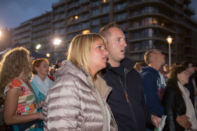 Publieksfoto's & Sfeer @ Vlaanderen Zingt 2015 in Nieuwpoort, picture 210, photographed by Guy Danneels - FrontView Magazine