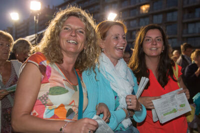 Publieksfoto's & Sfeer @ Vlaanderen Zingt 2015 in Nieuwpoort, picture 212, photographed by Guy Danneels - FrontView Magazine