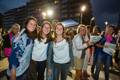 Publieksfoto's & Sfeer @ Vlaanderen Zingt 2015 in Nieuwpoort, picture 215, photographed by Guy Danneels - FrontView Magazine