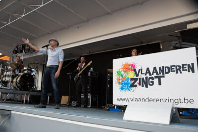 Podium & Sfeer @ Vlaanderen Zingt 2015 in St.-Katelijne-Waver, picture 10, photographed by Guy Danneels - FrontView Magazine