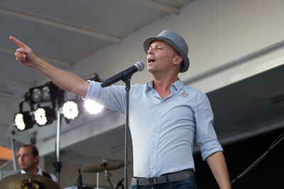 Podium & Sfeer @ Vlaanderen Zingt 2015 in St.-Katelijne-Waver, picture 15, photographed by Guy Danneels - FrontView Magazine