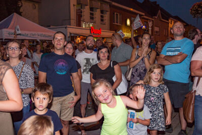 Podium & Sfeer @ Vlaanderen Zingt 2015 in St.-Katelijne-Waver, picture 33, photographed by Guy Danneels - FrontView Magazine